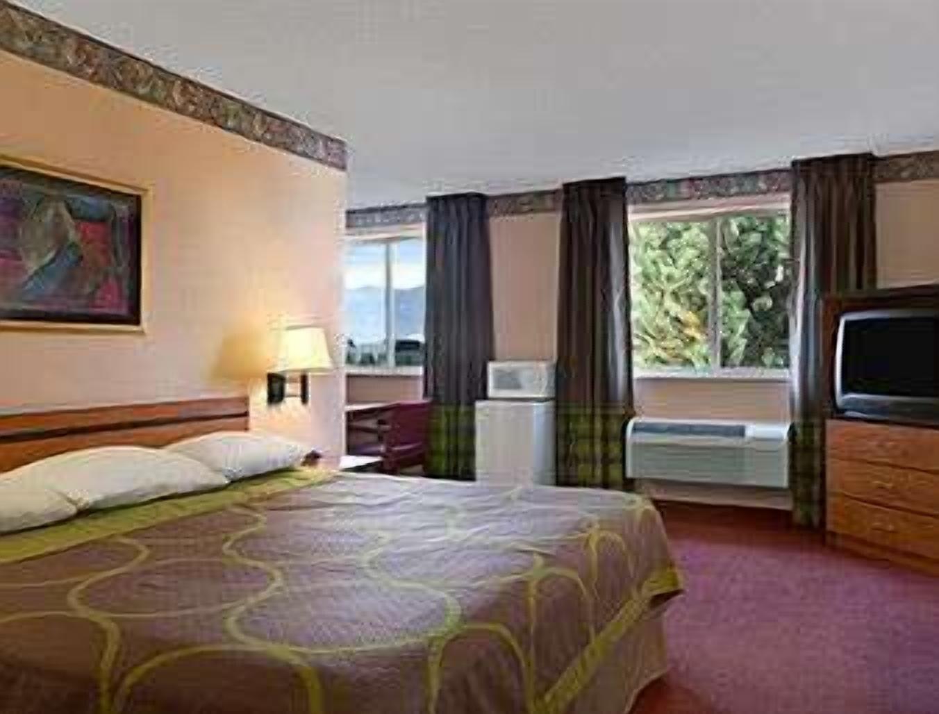 Super 8 By Wyndham Colorado Springs Airport Motel Luaran gambar