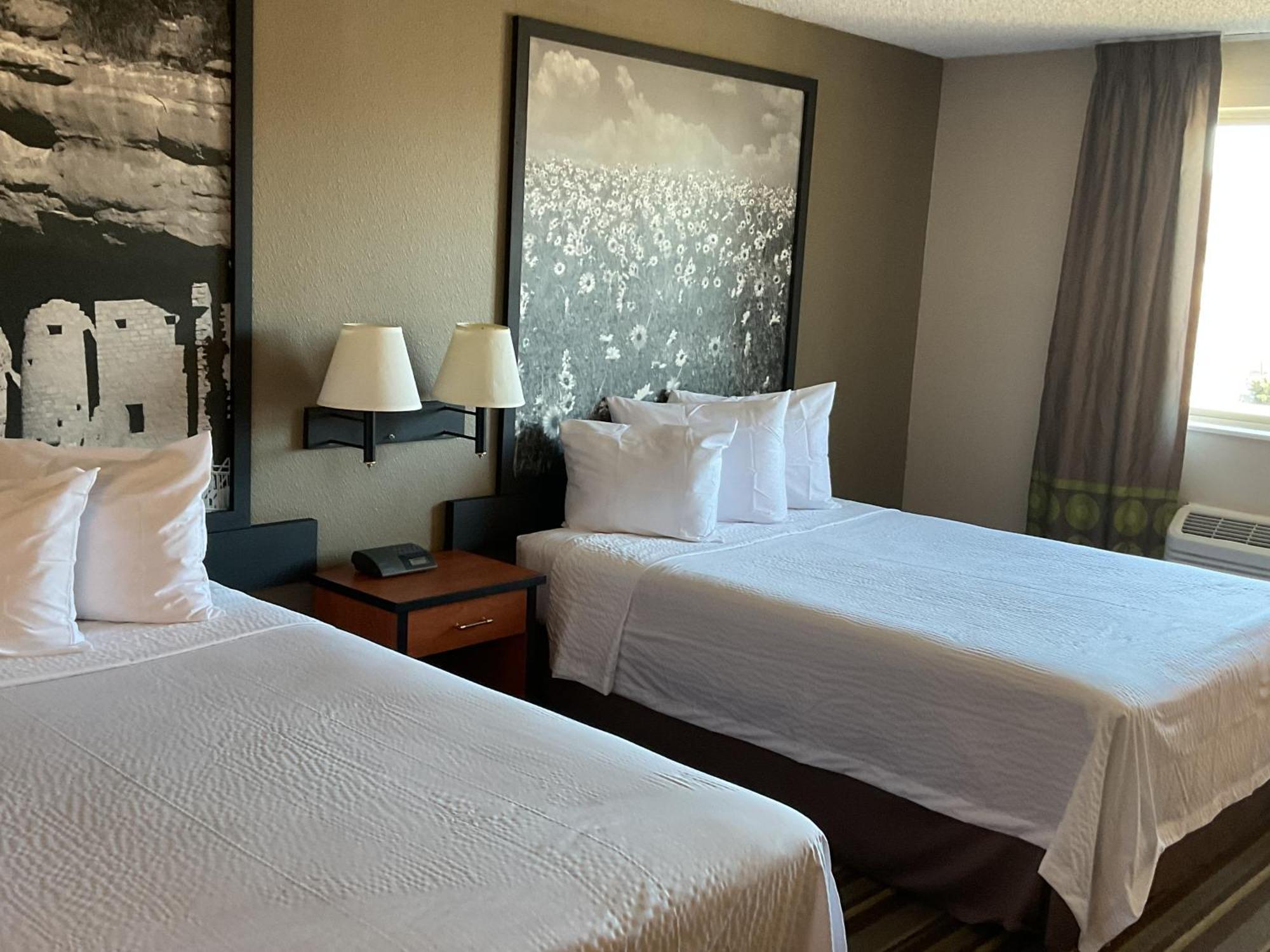 Super 8 By Wyndham Colorado Springs Airport Motel Luaran gambar
